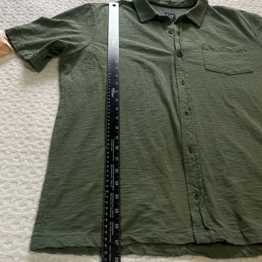 GAP Men's Olive Green Short‎ Sleeve  Size X Large ~ casual weekend shirt